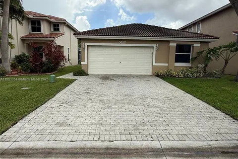 5657 NW 121st Ave, Coral Springs FL 33076