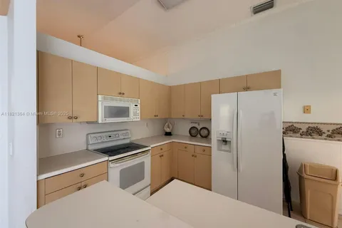 5657 NW 121st Ave, Coral Springs FL 33076