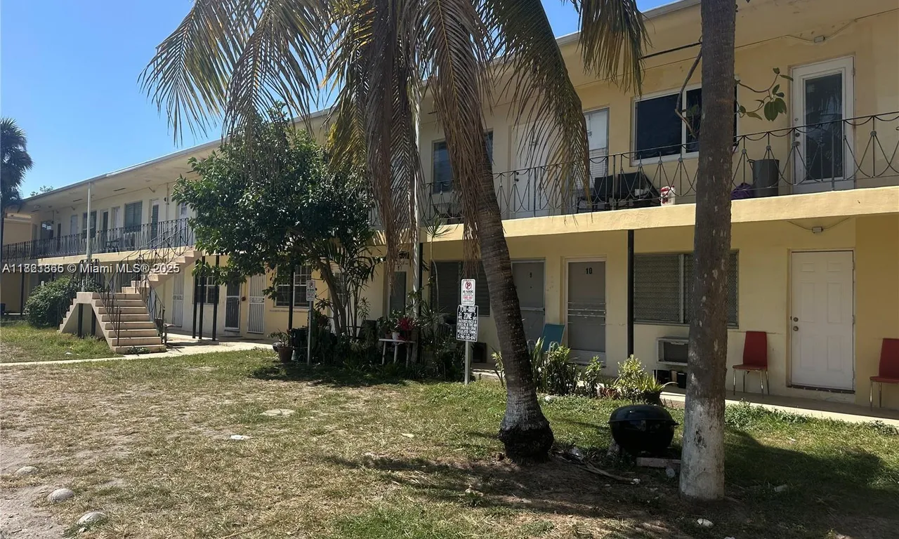 70 NW 77th St # 7, Miami FL 33150