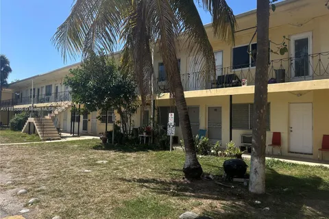 70 NW 77th St # 7, Miami FL 33150