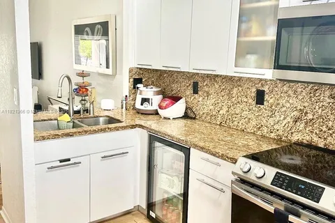 5610 NW 114th Pl # 202, Doral FL 33178