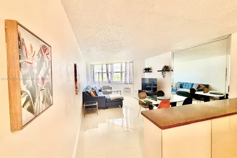 1936 S Ocean Dr # 7C, Hallandale Beach FL 33009