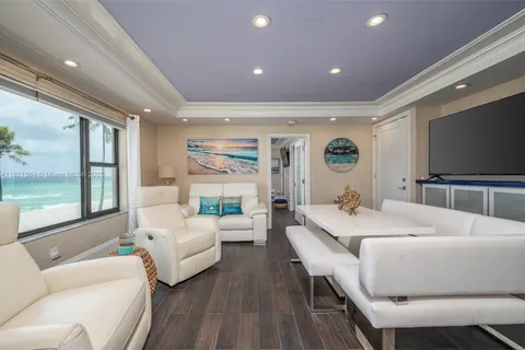 3300 N Surf Rd # 17A, Hollywood FL 33019