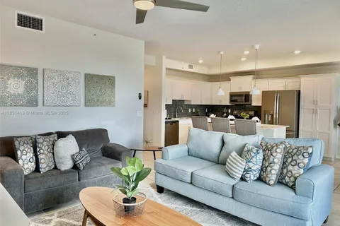 4751 Clock Tower Dr # 307, Kissimmee FL 34746