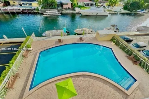 2020 NE 135th St # 407, North Miami FL 33181