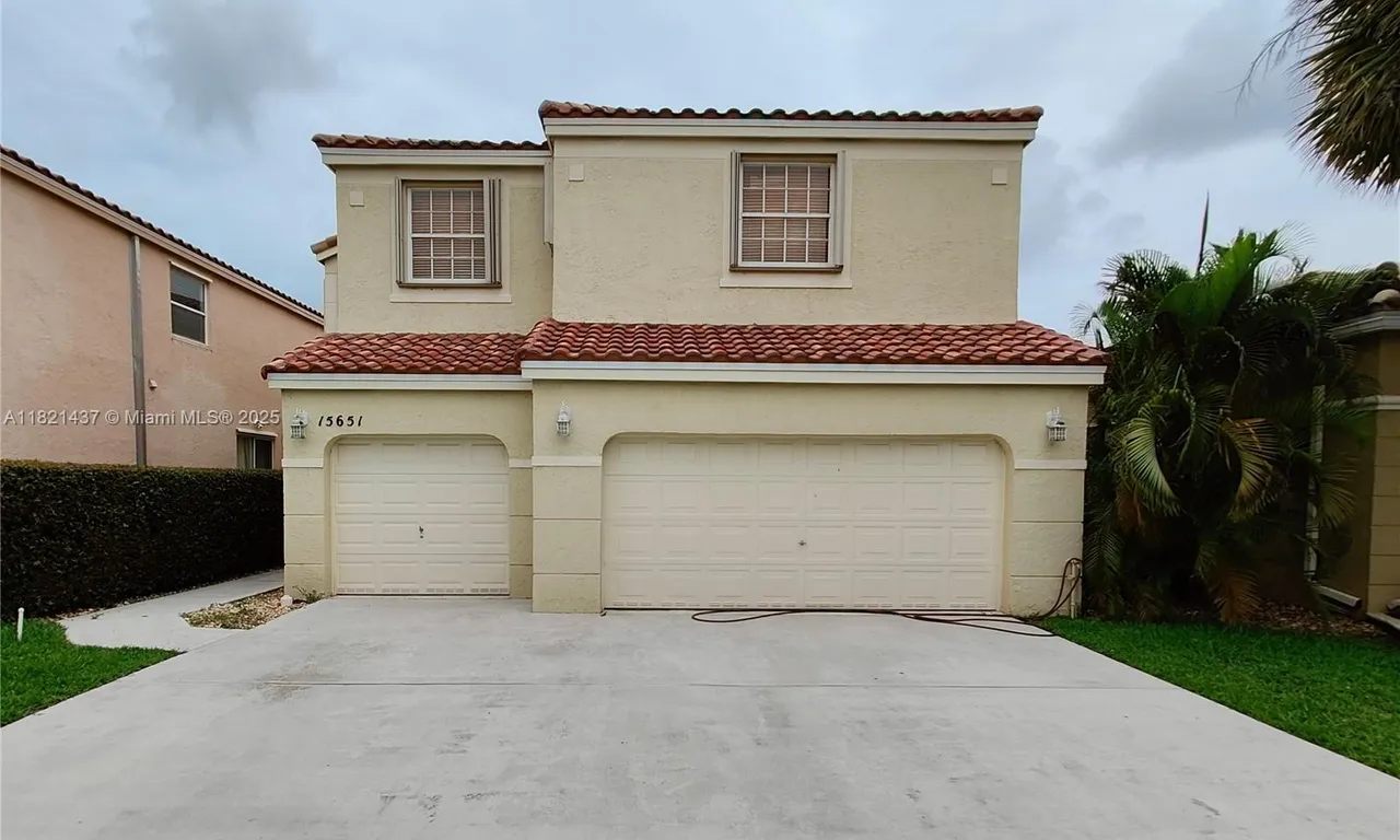 15651 NW 14th Ct, Pembroke Pines FL 33028