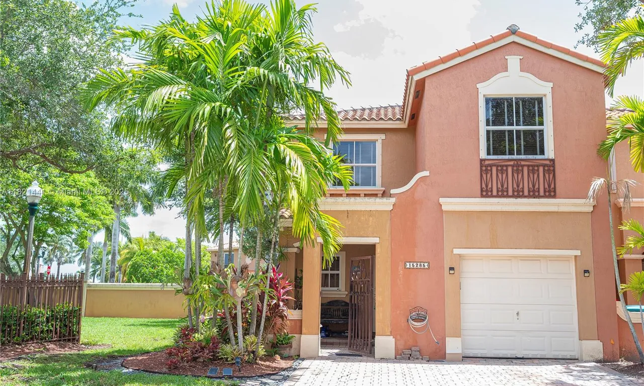 15285 SW 30th Ter, Miami FL 33185