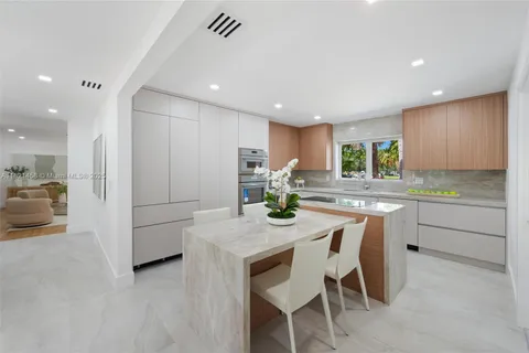 5211 Granada Blvd, Coral Gables FL 33146