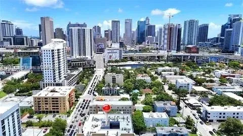 546 SW 1st St # 501, Miami FL 33130