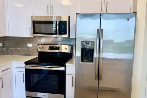 1776 Polk St # 517, Hollywood FL 33020