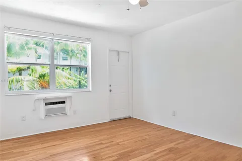 101 Collins Ave # 16, Miami Beach FL 33139