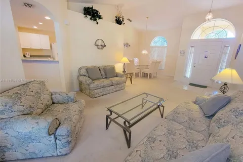 357 Moscato Dr, Davenport FL 33897