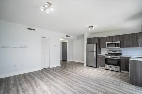331 85th St # 9, Miami Beach FL 33141