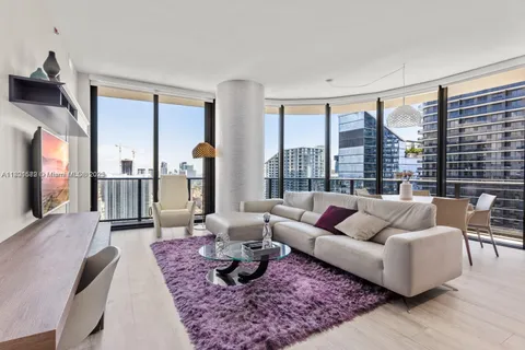 55 SW 9th St # 4201, Miami FL 33130