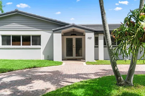 930 NE 182nd Ter, North Miami Beach FL 33162