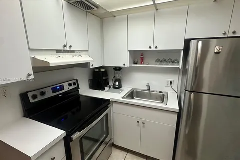447 NE 195th St # 115, Miami FL 33179