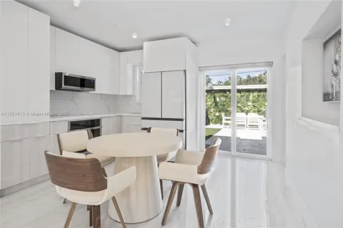 6430 SW 58th Pl, South Miami FL 33143
