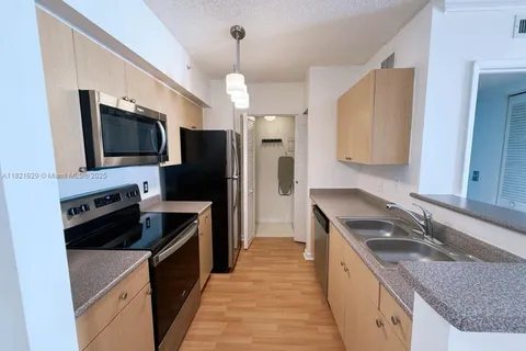 1919 Van Buren St # 610A, Hollywood FL 33020