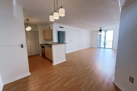 1919 Van Buren St # 610A, Hollywood FL 33020