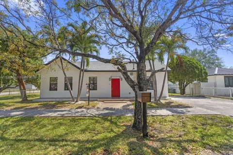 601 SW 1st St, Hallandale Beach FL 33009