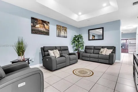 214 SW 15th Ter, Homestead FL 33030