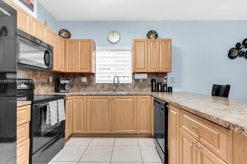 214 SW 15th Ter, Homestead FL 33030