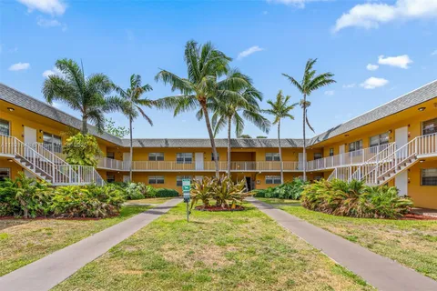 200 Croton Ave # 102, Lantana FL 33462
