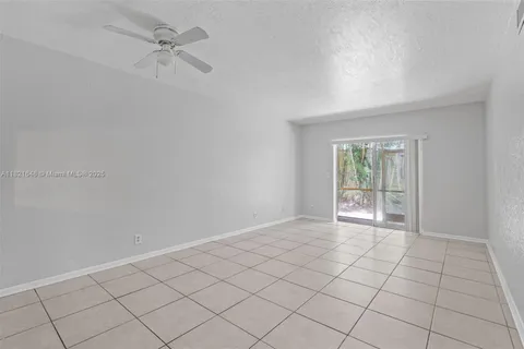 200 Croton Ave # 102, Lantana FL 33462
