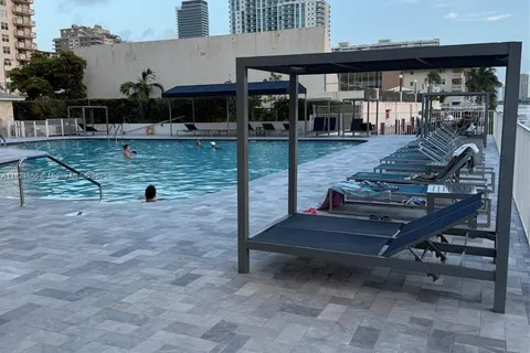 1833 S Ocean Dr # 305, Hallandale Beach FL 33009