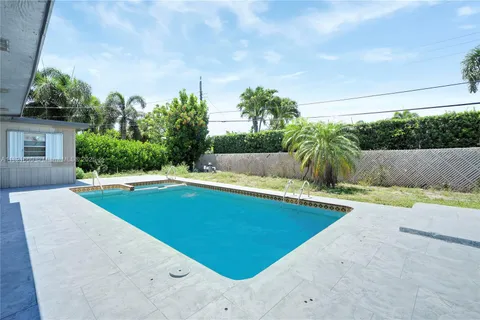 169 Duke Dr, Lake Worth FL 33460
