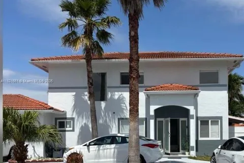 12923 SW 207th Ter, Miami FL 33177