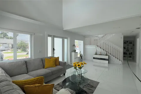 12923 SW 207th Ter, Miami FL 33177
