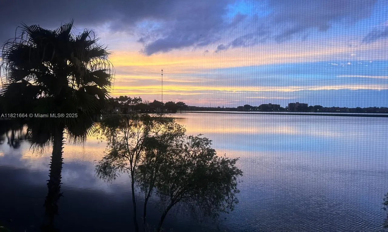 471 Ives Dairy Rd # 3, Miami FL 33179