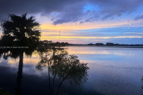 471 Ives Dairy Rd # 3, Miami FL 33179