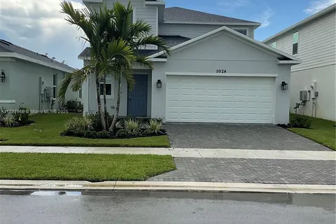 5924 NW Fairfox Way, Port St. Lucie FL 34987