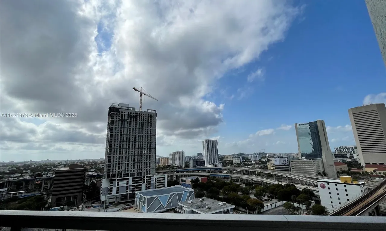 90 SW 3rd St # 1809, Miami FL 33130