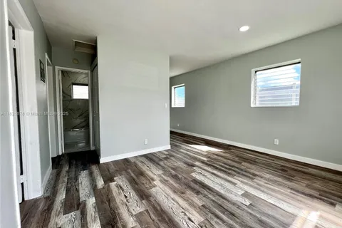 830 NW 7th St # 4, Hallandale Beach FL 33009