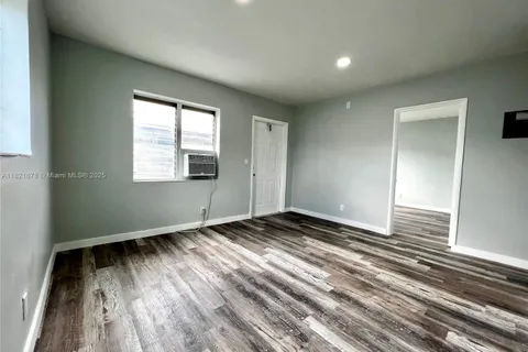 830 NW 7th St # 4, Hallandale Beach FL 33009