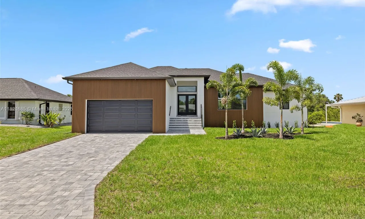 18514 Ashcroft Circle, Port Charlotte FL 33948