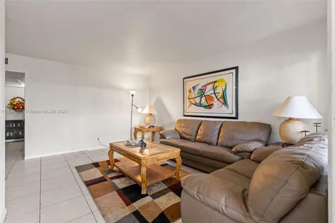220 Croton Ave # 102, Lantana FL 33462
