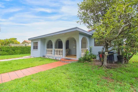 5959 SW 16th Ter, West Miami FL 33155