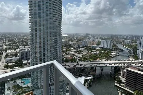 185 SW 7th St # 3701, Miami FL 33130