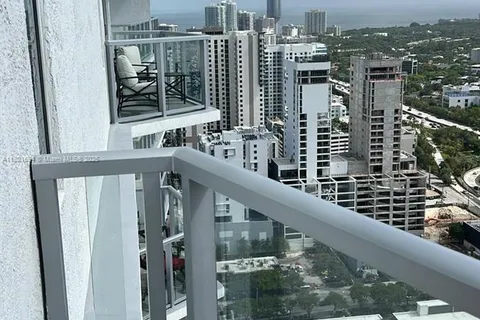 185 SW 7th St # 3701, Miami FL 33130
