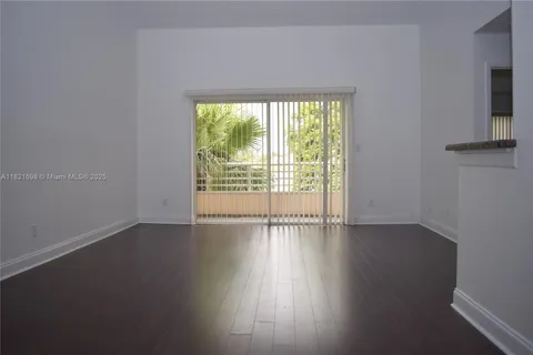 3413 NW 44th St # 206, Oakland Park FL 33309