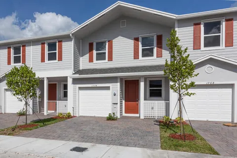 1774 SE 9th Ave, Homestead FL 33034