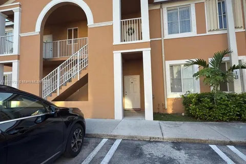 17720 NW 73rd Ave # 107, Hialeah FL 33015