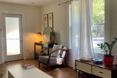2985 Aviation Ave, Miami FL 33133