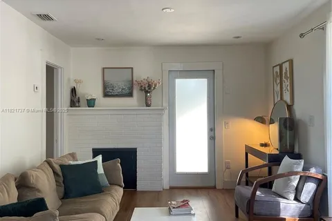 2985 Aviation Ave, Miami FL 33133