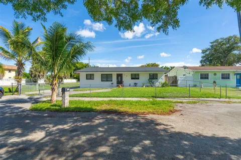 7100 Mcclellan St, Hollywood FL 33024