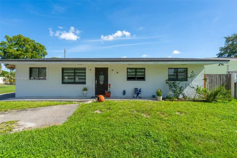 7100 Mcclellan St, Hollywood FL 33024